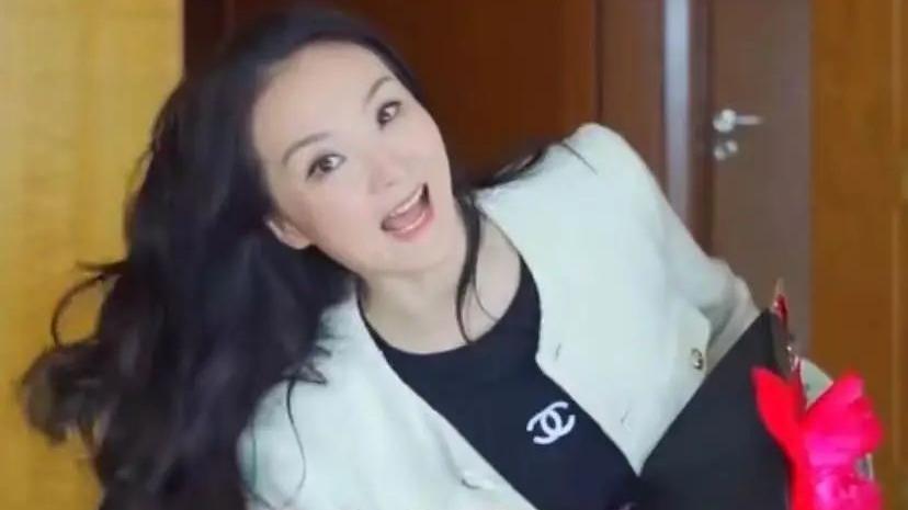 王艳|王艳嫁入豪门隐退，如今复出演戏，她很缺钱？