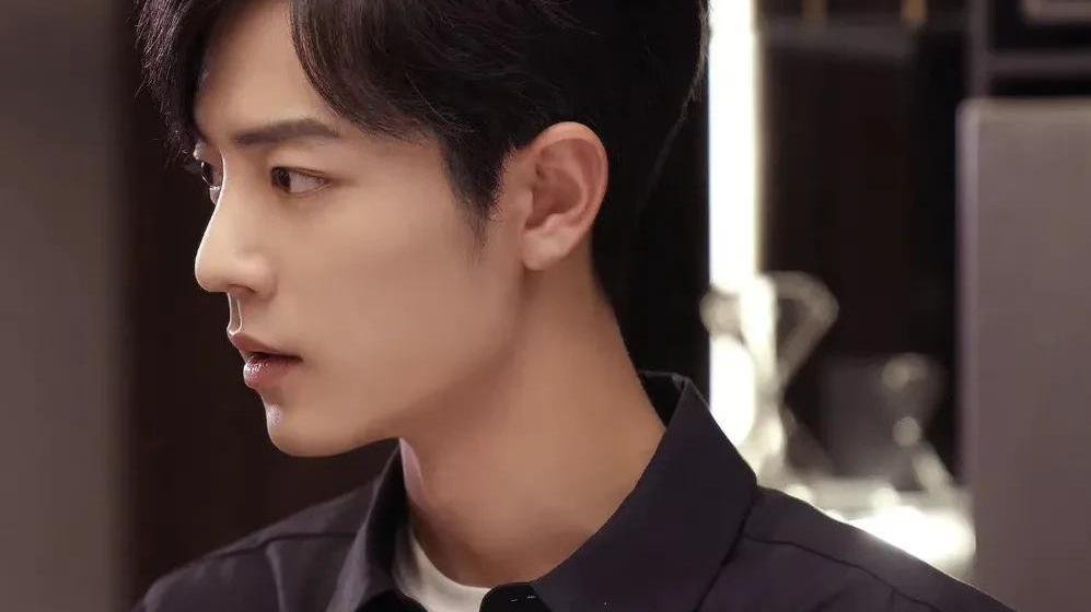 朱一龙|男明星黑衬衫才是最帅的！朱一龙一眼万年，王一博许凯让人太惊艳