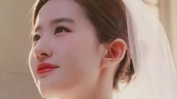 刘亦菲|刘亦菲剧中婚纱造型曝光！手捧鲜花小秀香肩锁骨，天鹅颈白皙优越