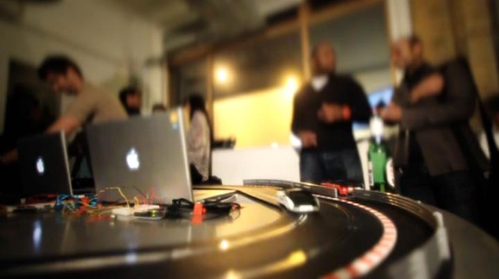 京东|脑机接口在神经康复领域的应用，以及虚拟现实技术的应用取得了巨大进展