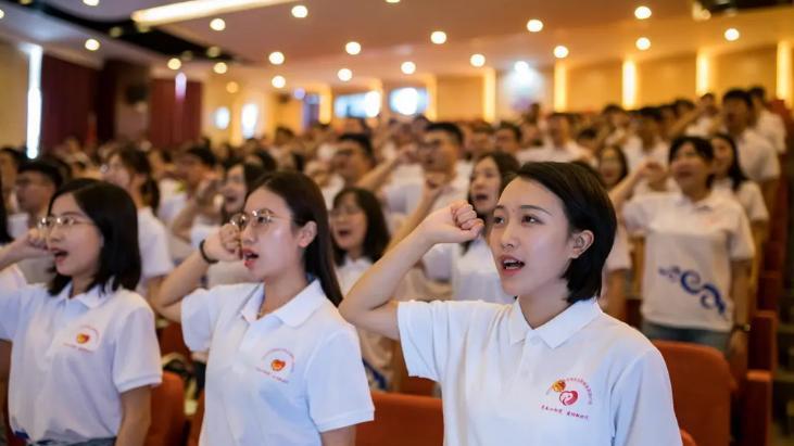 大学生参军入伍归来，学校摇身一变晋升为“985”，他却笑不出来