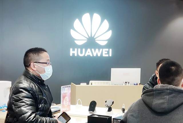 电子产品|辛巴很尴尬：逢场作戏卖荣耀手机，尬住的不止华为还有网友