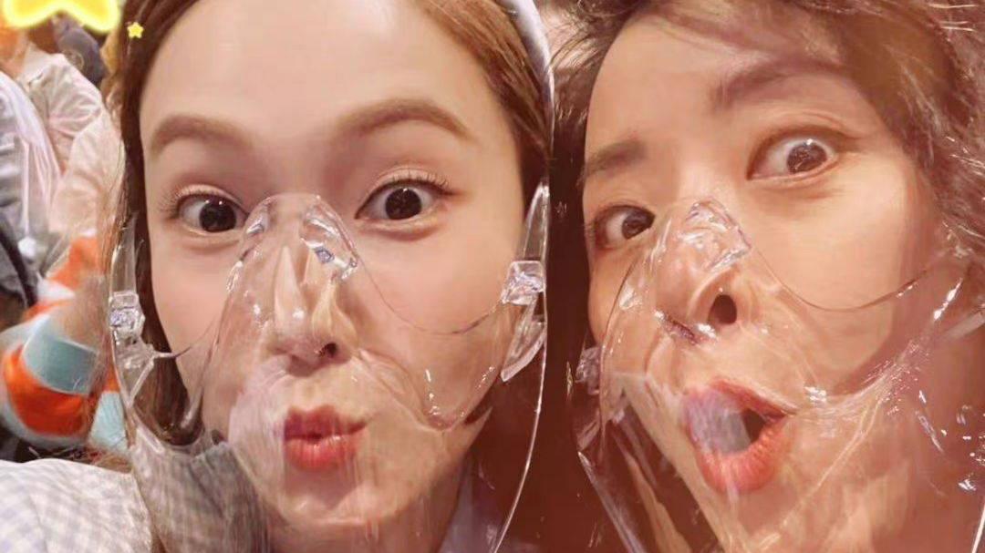 黄小蕾|黄小蕾陪好友追星，看李玟唱歌全程陶醉，和郑秀妍的友情让人羡慕