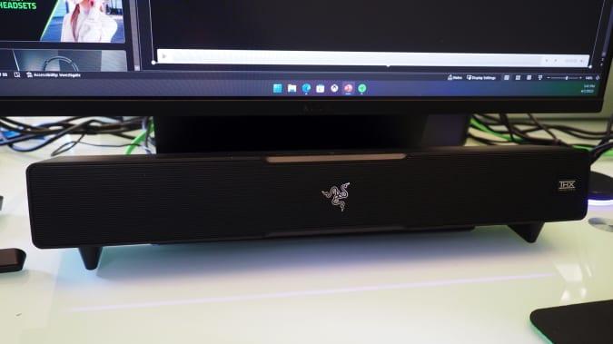 音箱|Razer 的全新条形音箱让您的办公桌成为家庭影院