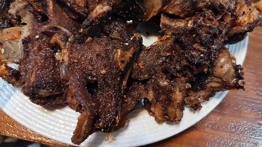 炸鸡|这不裹面的生炸鸡架为啥黑乎乎的呢