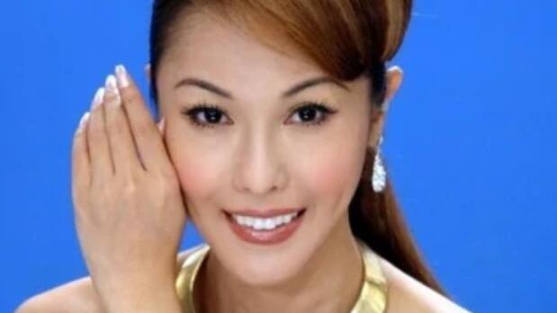 阿Sa|“双性人”利菁：销售奇才，12年变脸7次，嫁小14岁老公也幸福