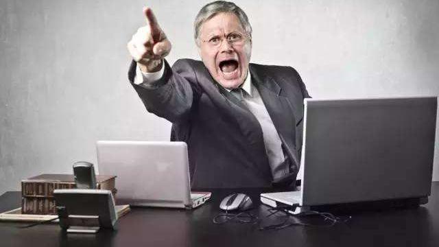 |这样的人怎么能做领导呢？出问题是分分钟的事啊！