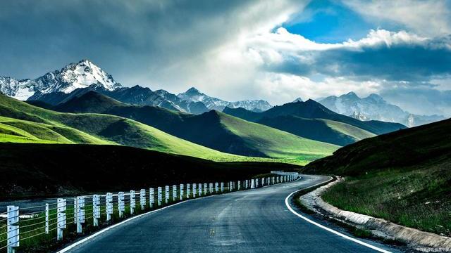 新疆维吾尔自治区|新疆自驾游如何兼顾全境风景？15天游遍新疆名胜景区路线攻略