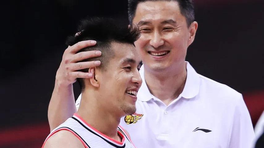 辽宁男篮|辽宁队与广东队的差距有多远，辽宁队根本不是输在没钱，朱荣振有苦难言