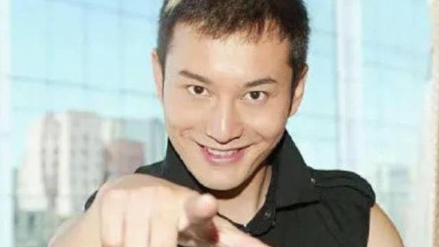 黄磊|曾经意气风发的翩翩公子，如今有人发福脸塌，有人变油腻中年大叔