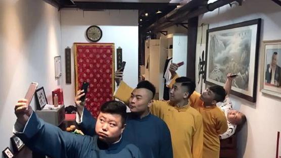 张鹤伦|搞错队员名字，拿队员离婚砸挂，德云社张鹤伦返场表现让观众意外