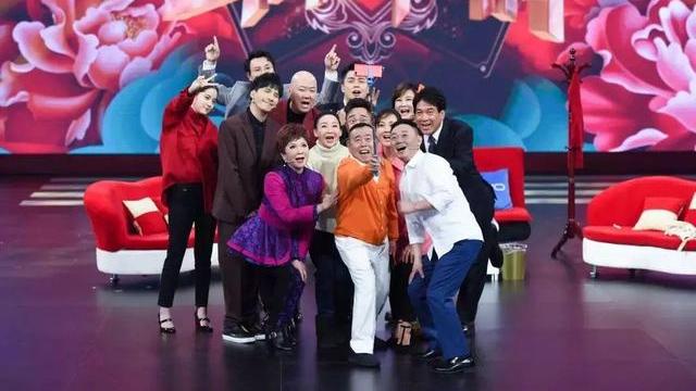 贾玲|打破续集魔咒的《王牌对王牌》低开高走，一成不变的它凭啥那么横