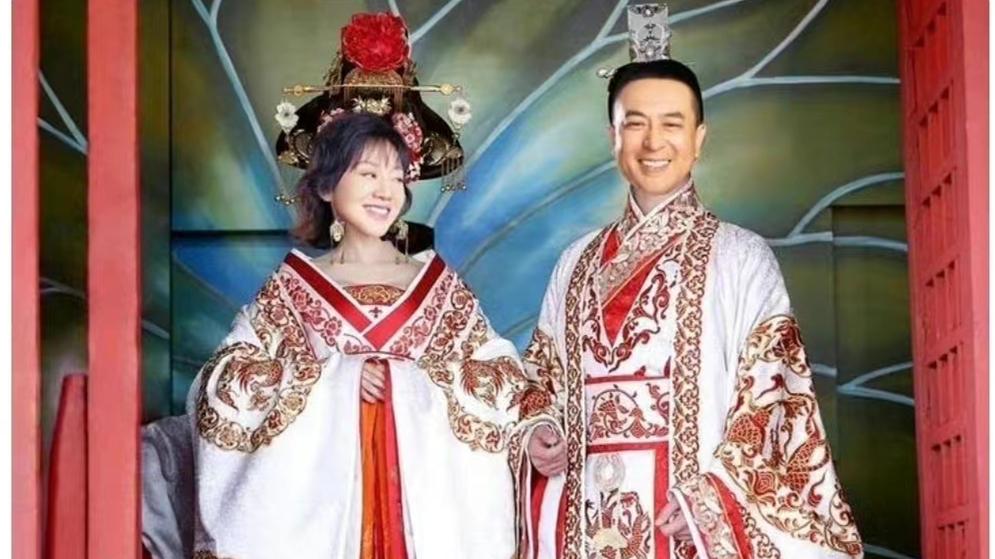 湖南卫视|闫妮成为湖南卫视粉丝心中的“太皇太后”，赵丽颖被“打入冷宫”