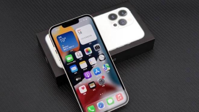 雷军|m1集成了DRAM，是苹果自己的设计的，高级封装模式