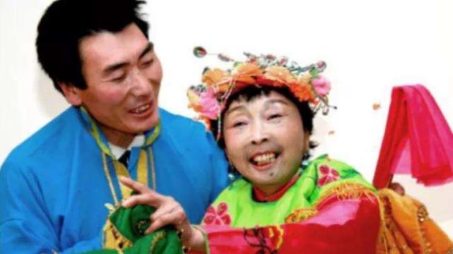 李玉成|85岁马玉琴被当“猴”耍？为热度被要求啃硬骨头，网友：自作自受