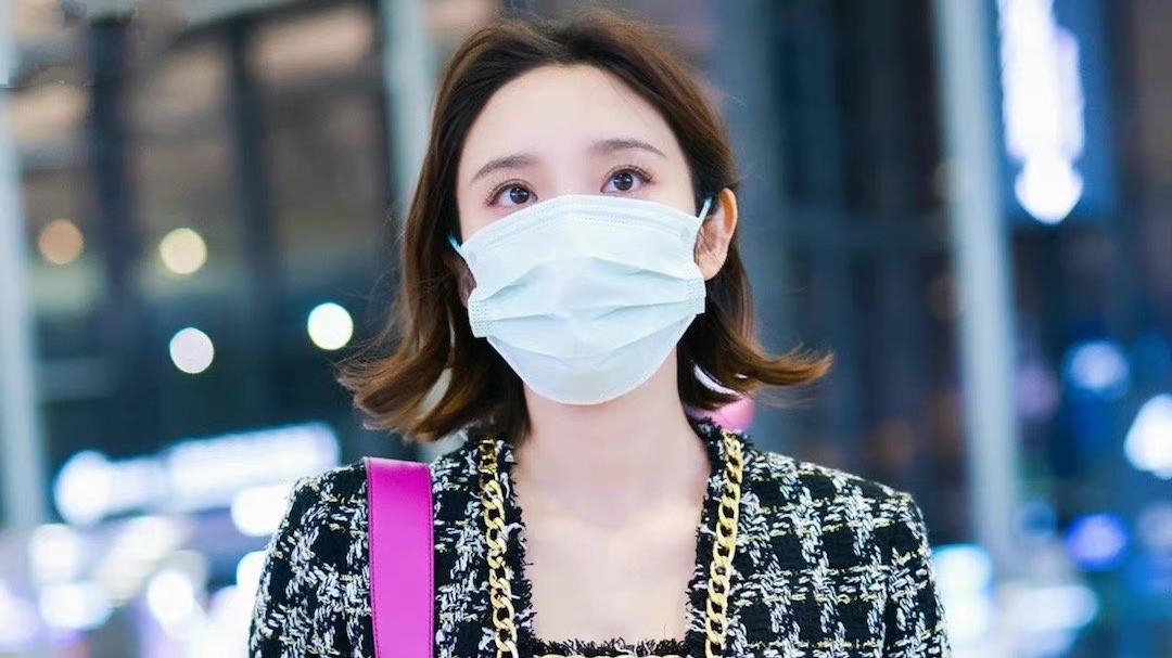 唐艺昕|被唐艺昕迷住了！仅凭三套造型就圈粉无数，时尚表现力不容小觑