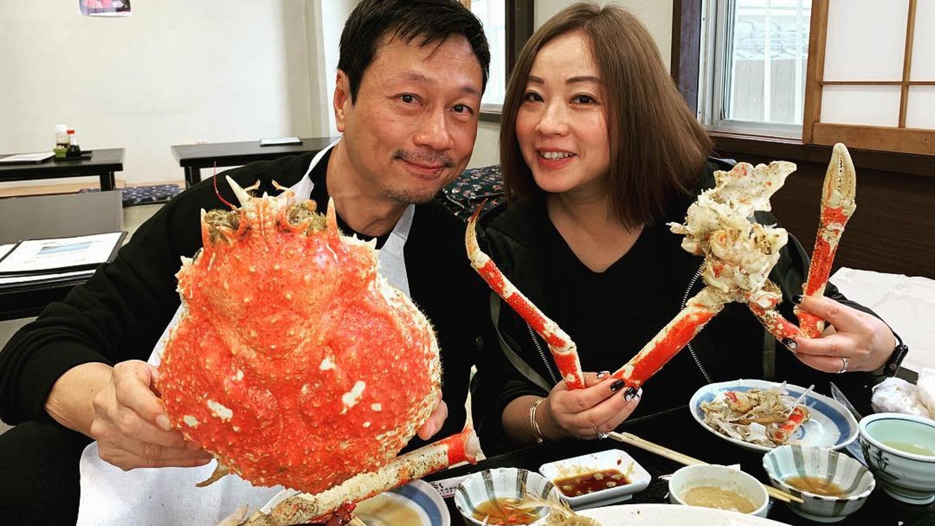 黎耀祥|黎耀祥与妻子庆结婚25年，夫妻携手切蛋糕，获甜蜜表白：感恩有你