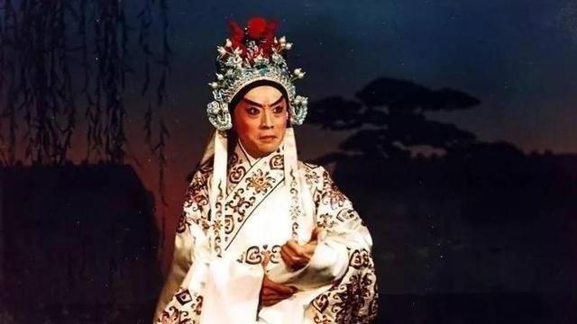 吴昕|京剧名家李少春为何文革中境况好一些，一是太聪明，二是浩亮帮助