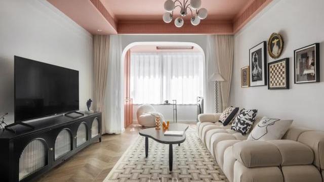 84面积不过百，保留三间房还整出个衣帽间，法式装修美极了！