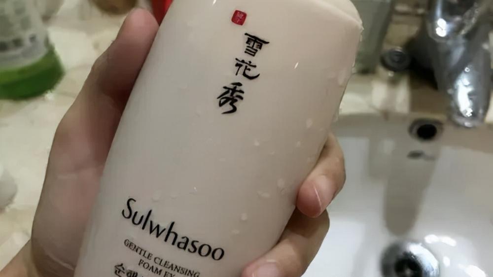 清洁洗面奶哪个牌子效果比较好? 使肤质更加清爽细腻且稳定