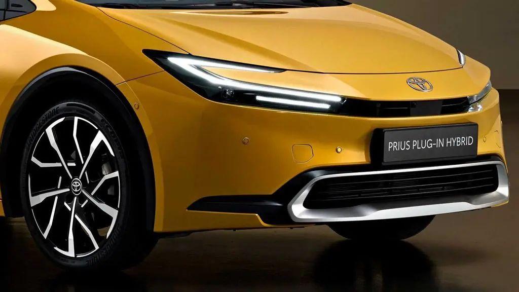 全新一代丰田普锐斯正式发布，内外全面升级，预计明年初海外上市