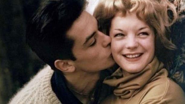 茜茜公主|1982年，43岁罗密·施耐德去世，阿兰·德龙守灵3天3夜，曾经深爱过