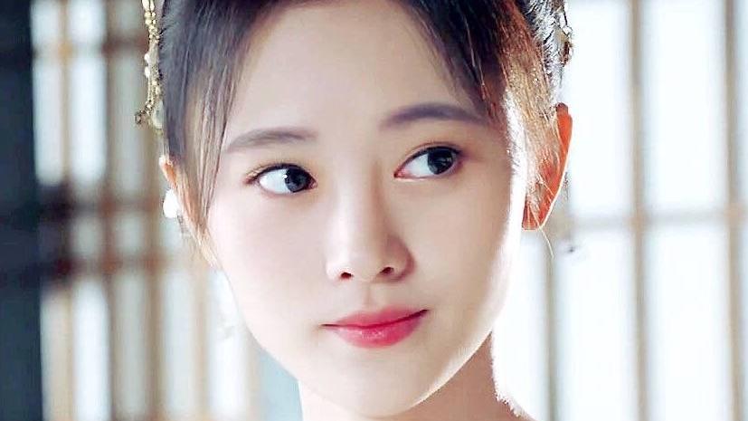 鞠婧祎|鞠婧祎真的很喜欢古装额饰造型，她的每部剧基本上都会有额饰