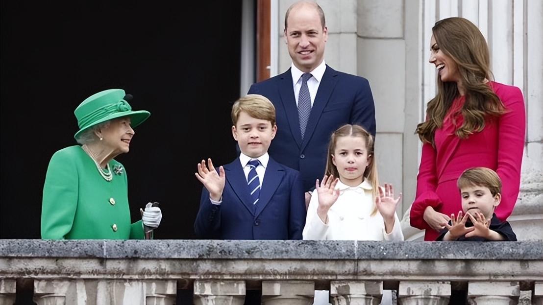 夏洛|夏洛特和女王同框白金禧年！皇家派对掀起热潮，风头盖过妈妈凯特