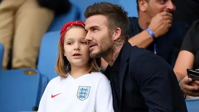 哈珀·贝克汉姆|贝嫂晒小七美照，肉乎乎的，妮可拉也宠爱她，贝克汉姆的宝贝