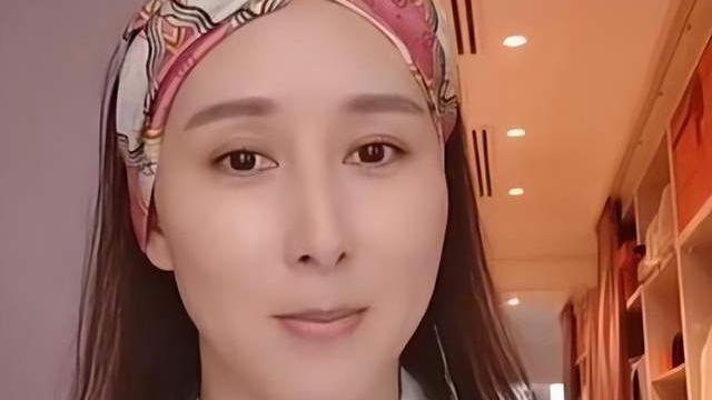 阿凡达2|44岁胡静近照大变样，上嘴唇快没了，终于知道厚嘴唇的好处了