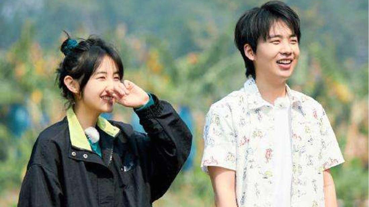 郭麒麟|郭麒麟再次被拍和一女子穿情侣装逛街 忍无可忍自媒体发文怒斥狗仔