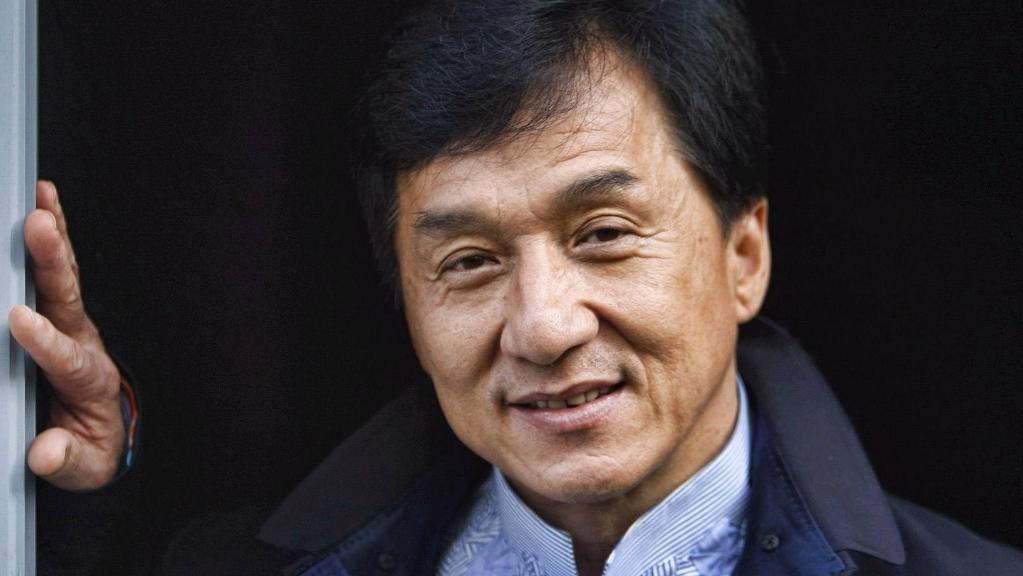 成龙|成龙花6000万拍《奇迹》，集合近50位明星，如今被指“三观不正”