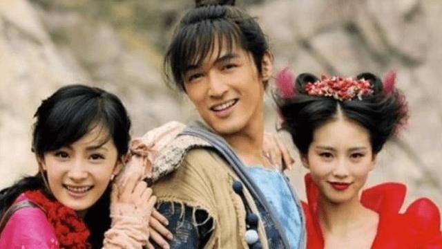 杨幂|刘诗诗和杨幂10年前合照流出，网友 纯天然和整容脸分的一清二楚