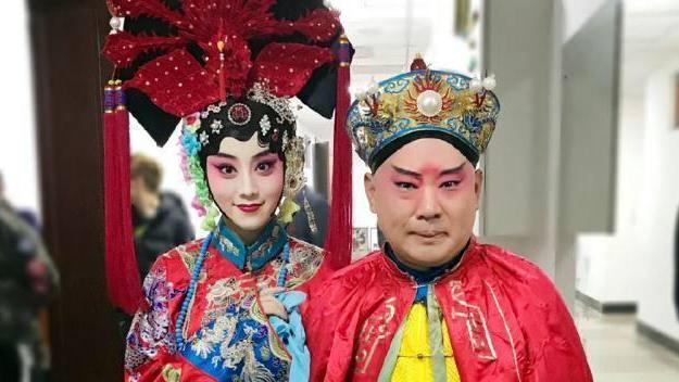 京剧|郭德纲唱京剧因水平问题引发争议，栾云平替师回应别瞎操心