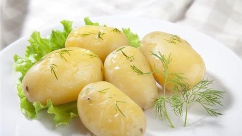 胡萝卜|土豆嘌呤含量高吗？痛风患者可以食用吗，医生告诉你