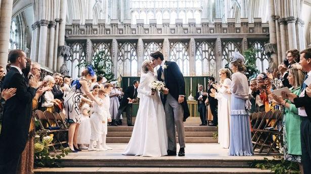 林志玲|哈里王子前女友大婚婚纱拷贝梅根，还请来前前女友，关系扑朔迷离