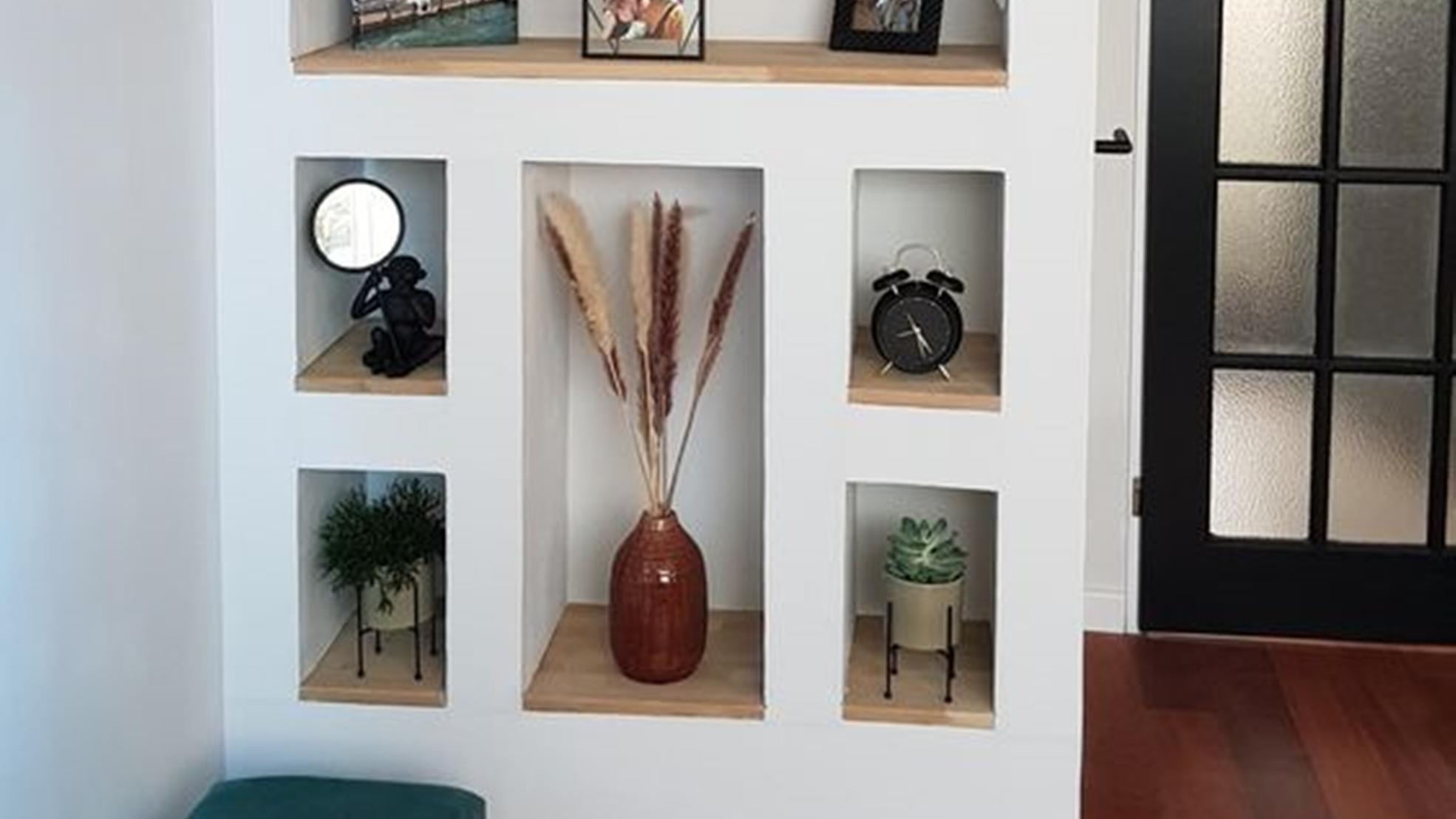 这应该是我见过最省钱的衣柜了，用砖砌，柜门也不要，简单耐用