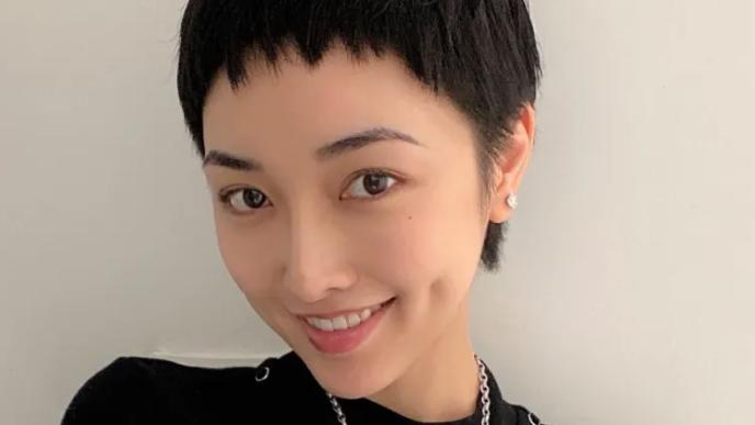 牛油果 不烫不染又自然的短发来了，清爽干练又不失时尚感，主要是显脸小