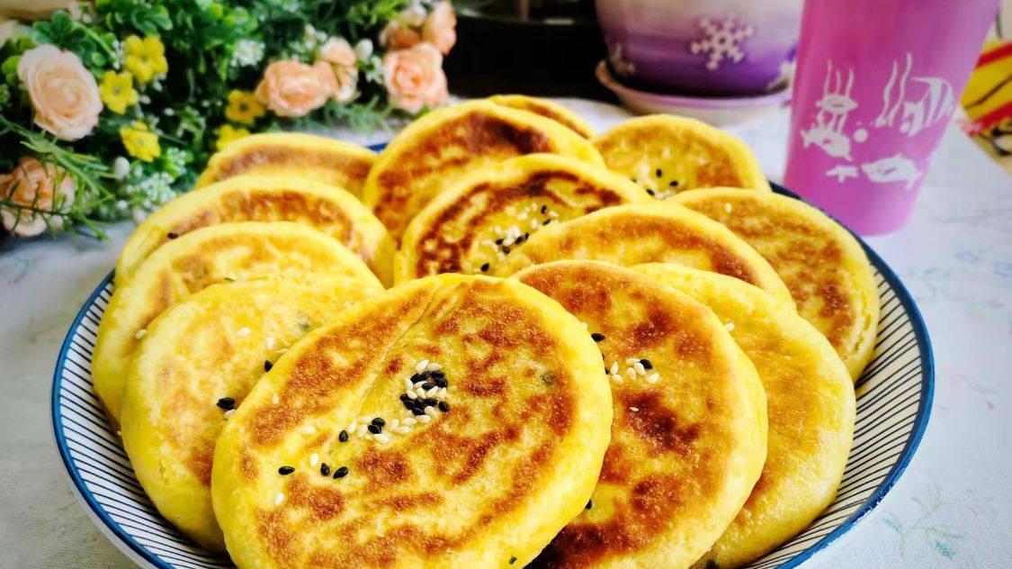 玉米面|这个饼太香了，我家隔几天做一次，解馋又顶饱，孩子一顿吃6个！