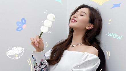 刘诗诗|气质真好！刘诗诗拍鲜花写真大片，穿白色连衣裙让人移不开眼睛