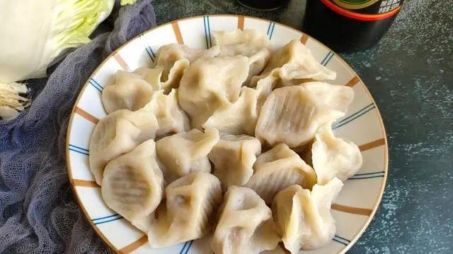 饺子|做肉馅饺子，切记别加料酒，牢记“盐水油”口诀，流油流汁特好吃