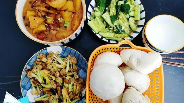 土豆|女子晒婚后一周晚餐，婆家娘家轮着吃，网友：想吃饱还得找亲妈！