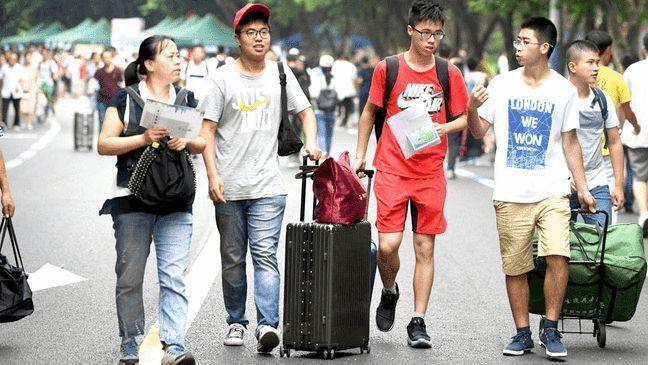 芯片|大学刷单有风险吗？挂科找工作有影响吗？老学长大一新生6个建议