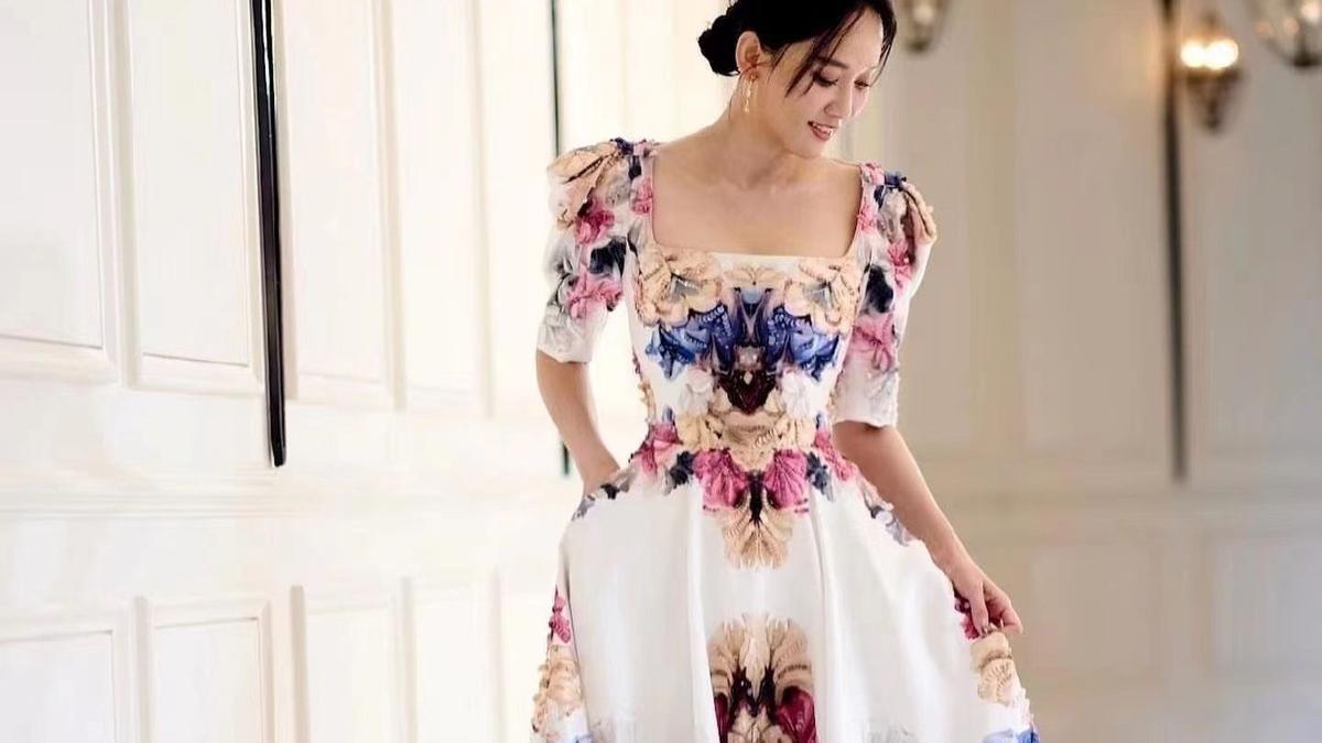 陈乔恩|陈乔恩也扛不住生图了！婚后首次走红毯，妆容寡淡一脸沧桑太显老