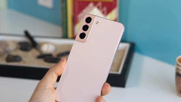 tcl|夜拍对决：三星GalaxyS22+能否击败iPhone13ProMax？