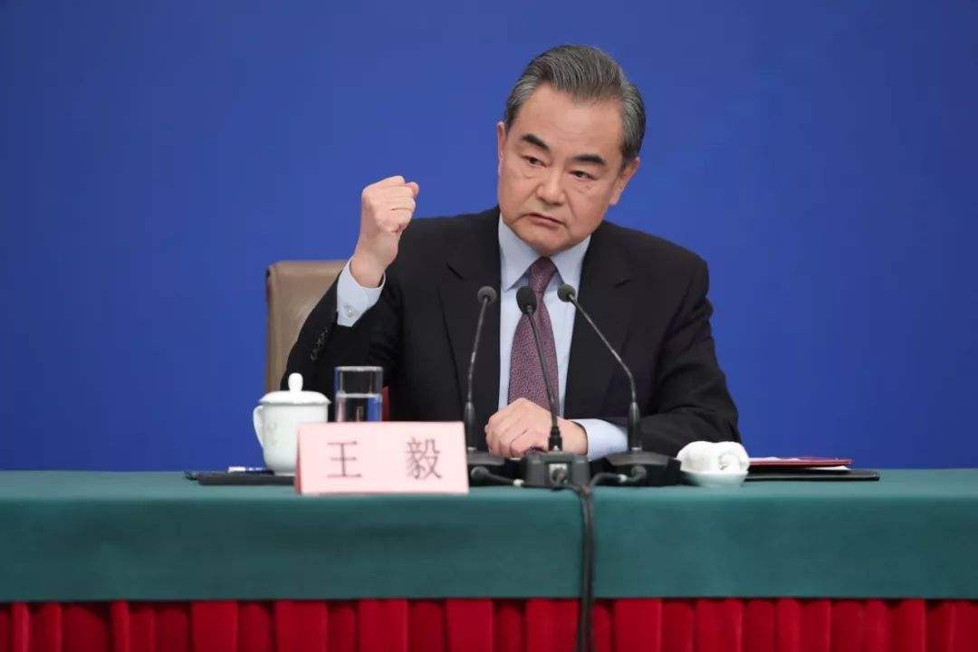 纹眉 事关中美关系！7日下午，王毅对美发出东方强音，迅速传遍全球