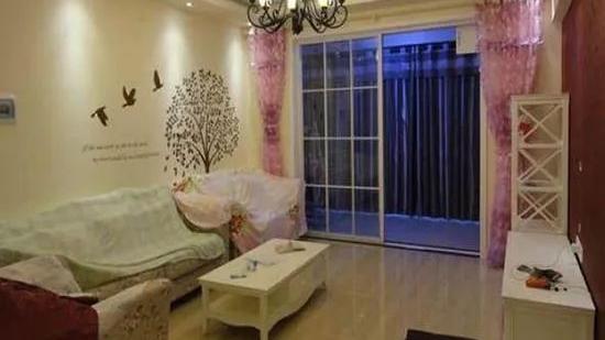 晒晒89平新房，很满意阳台推拉门和餐厅，亲友们都说钱没白花！