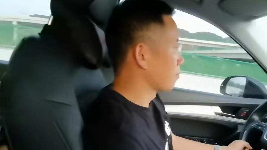 孙艺珍|尴尬！孙海洋女儿孙悦晒弟弟孙卓近照，评论区被喊话养恩不能忘