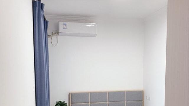 93平北欧风三居室，卫生间干湿分区，卫生间墙上花片是点睛之笔