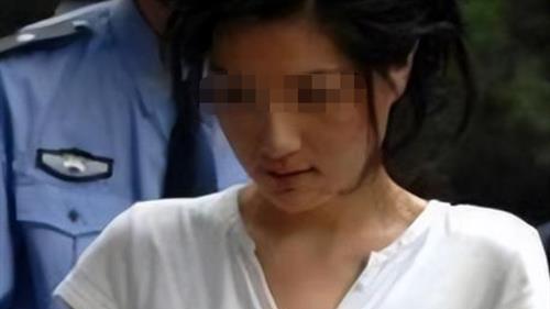 富二代|2005年女死囚毕丽梅被枪决，火化前意外苏醒，该补枪还是该赦免？
